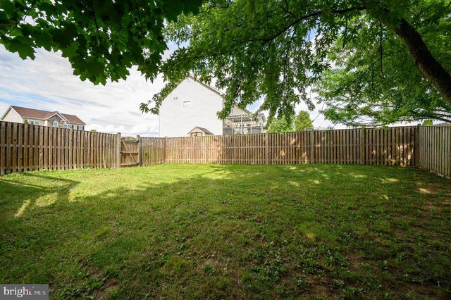 385 THAYERS GULL DR, Martinsburg, WV 25405