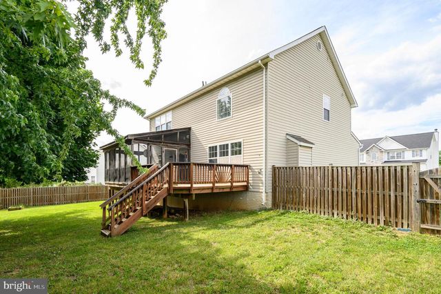 385 THAYERS GULL DR, Martinsburg, WV 25405