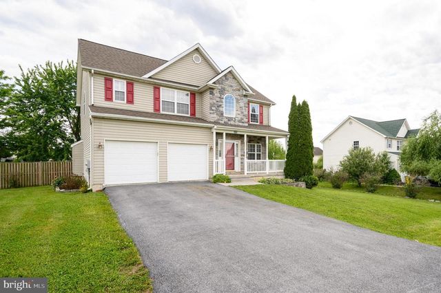 385 THAYERS GULL DR, Martinsburg, WV 25405