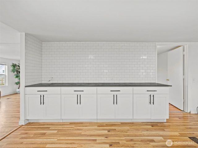 11040 14th Avenue SW, Seattle, WA 98146