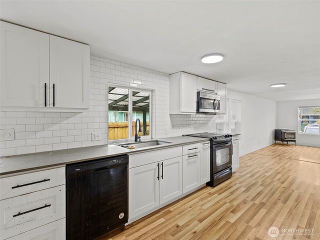 11040 14th Avenue SW, Seattle, WA 98146