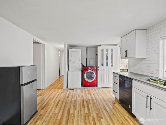 11040 14th Avenue SW, Seattle, WA 98146