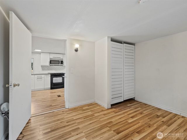 11040 14th Avenue SW, Seattle, WA 98146