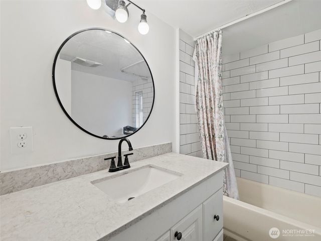 11040 14th Avenue SW, Seattle, WA 98146