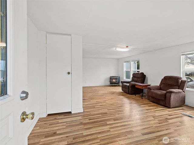 11040 14th Avenue SW, Seattle, WA 98146