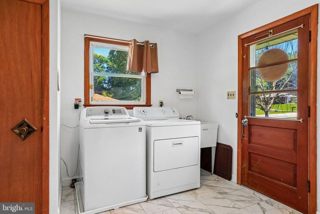 1203 NUWOOD DR, Baltimore, MD 21228
