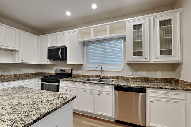 26871 Castlecliff Lane, Kingwood, TX 77339