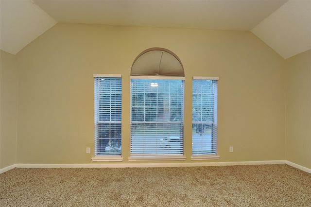 26871 Castlecliff Lane, Kingwood, TX 77339