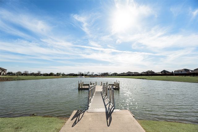 1805 Gold Mine Trail, Aubrey, TX 76227