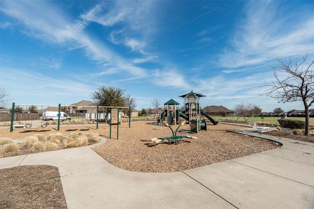 1805 Gold Mine Trail, Aubrey, TX 76227