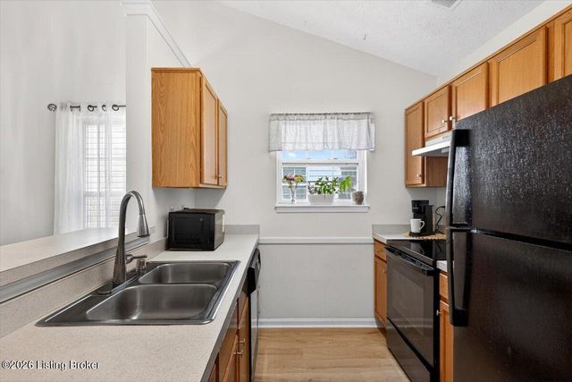 12625 Westport Rdg Way, Louisville, KY 40245