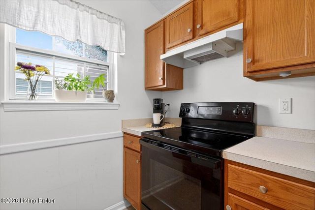 12625 Westport Rdg Way, Louisville, KY 40245