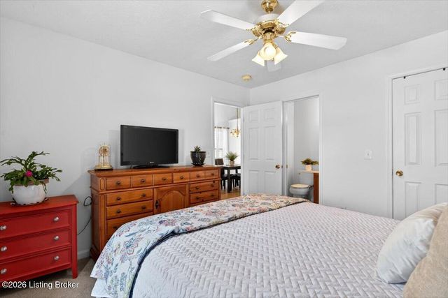 12625 Westport Rdg Way, Louisville, KY 40245