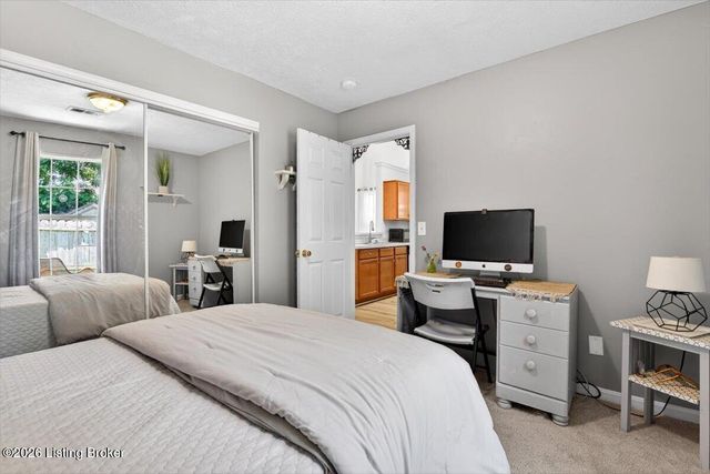 12625 Westport Rdg Way, Louisville, KY 40245