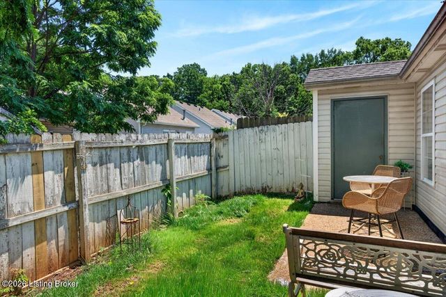 12625 Westport Rdg Way, Louisville, KY 40245