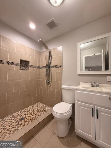 657 Robert E Lee Parkway, Jonesboro, GA 30238