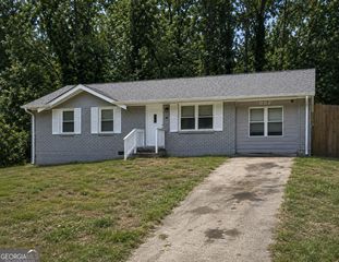 657 Robert E Lee Parkway, Jonesboro, GA 30238