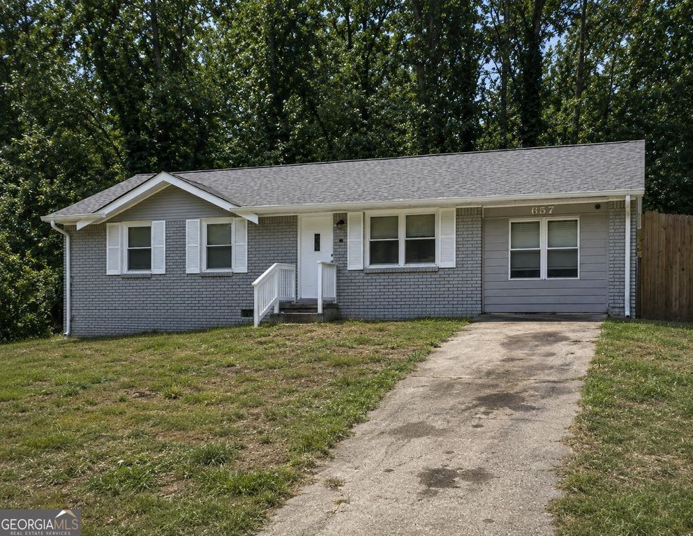 657 Robert E Lee Parkway, Jonesboro, GA 30238