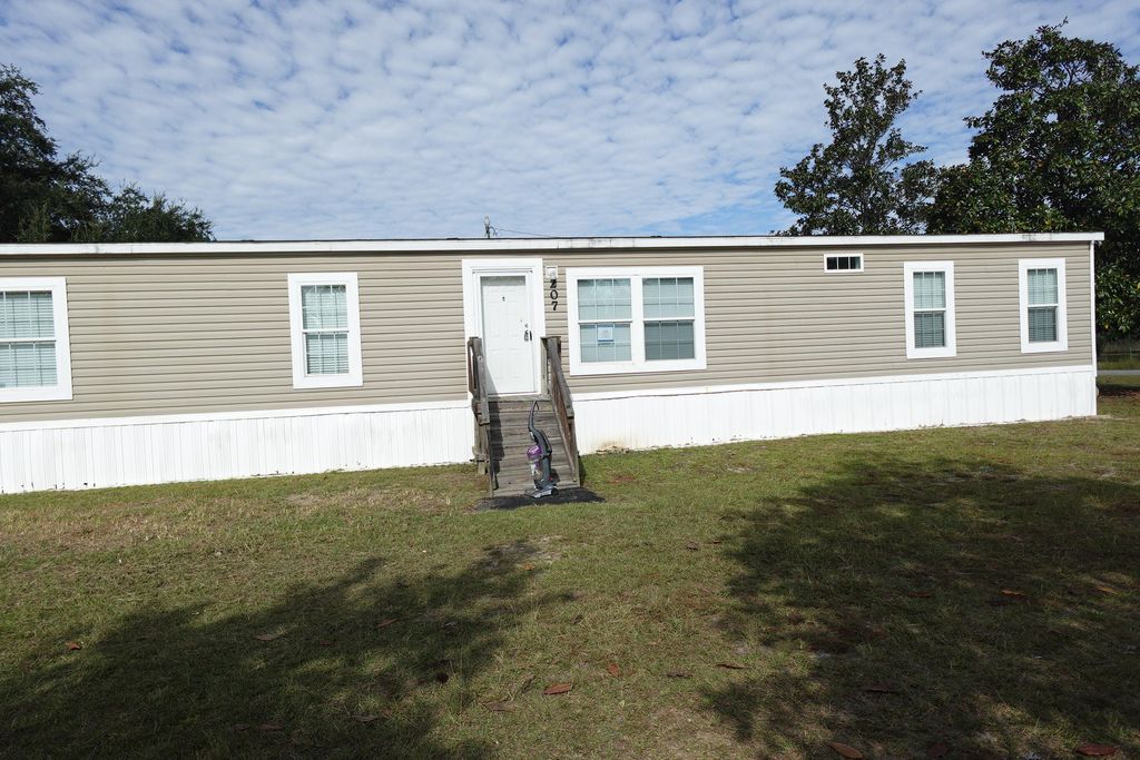 207 New Grade Road, Moncks Corner, SC 29461