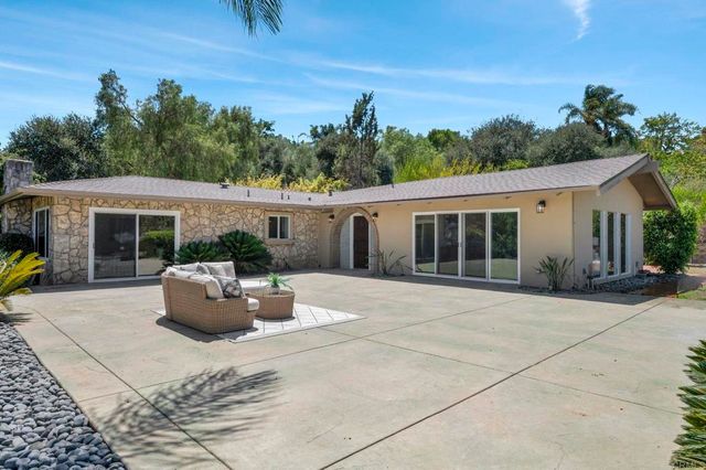3131 Summit Drive, Escondido, CA 92025