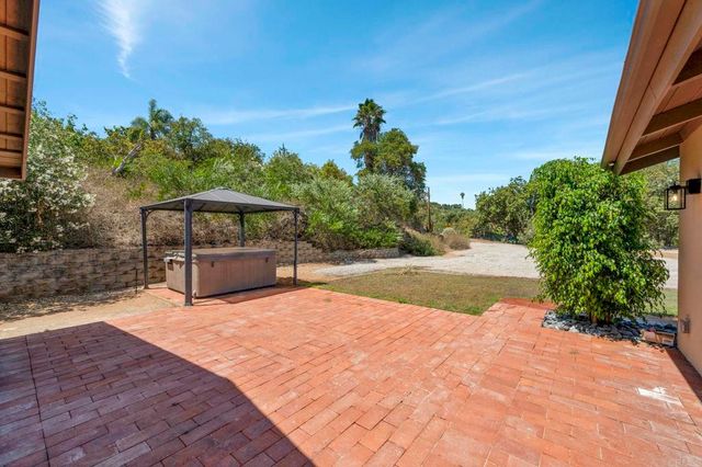 3131 Summit Drive, Escondido, CA 92025