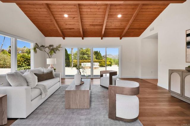 3131 Summit Drive, Escondido, CA 92025