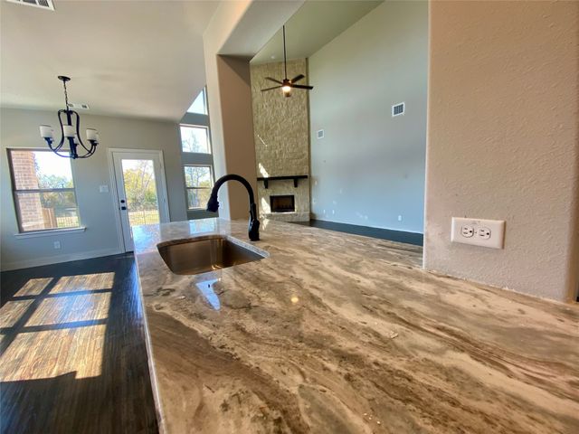 350 Devonshire Drive, Greenville, TX 75401