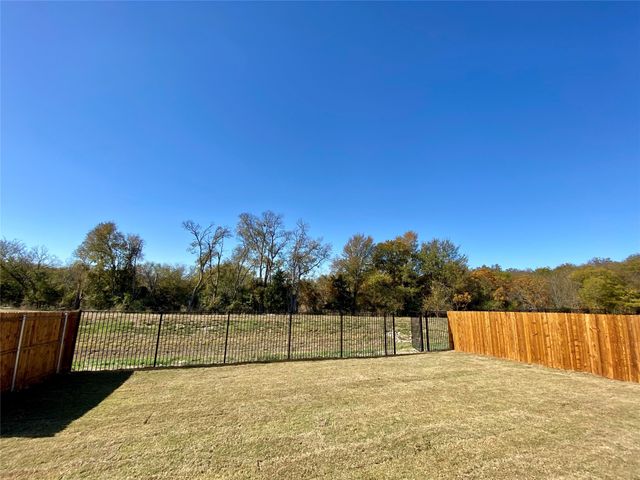 350 Devonshire Drive, Greenville, TX 75401
