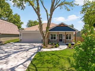 8415 Peoria Street, De Soto, KS 66018