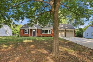 2200 W 79th Street, Prairie Village, KS 66208
