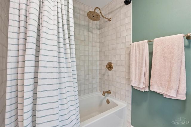 6590 E Lake Shore Drive, Hillsboro, OH 45133