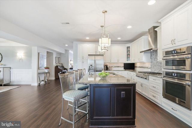 35 RITTENHOUSE CIR, Newtown, PA 18940