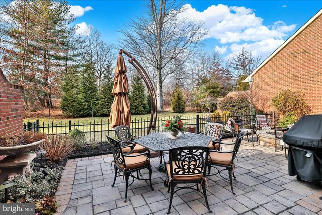 35 RITTENHOUSE CIR, Newtown, PA 18940