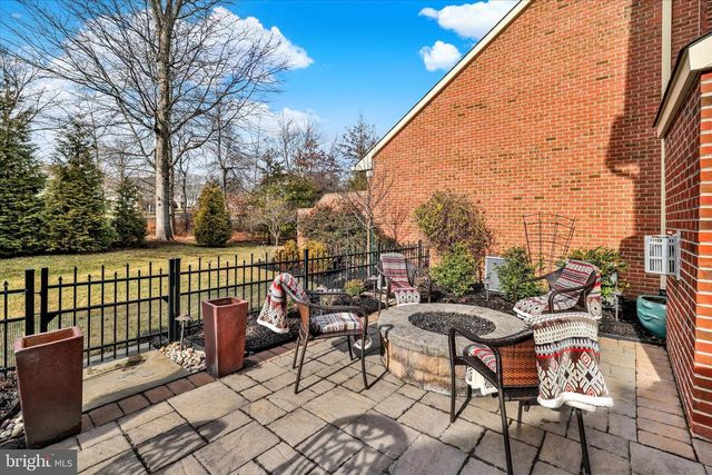 35 RITTENHOUSE CIR, Newtown, PA 18940