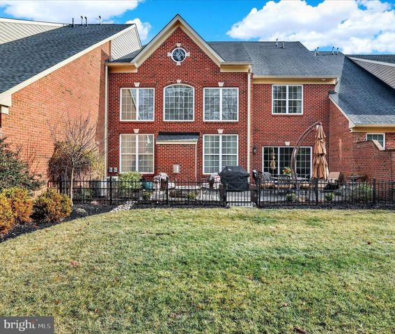 35 RITTENHOUSE CIR, Newtown, PA 18940