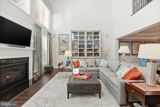 35 RITTENHOUSE CIR, Newtown, PA 18940