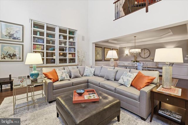 35 RITTENHOUSE CIR, Newtown, PA 18940