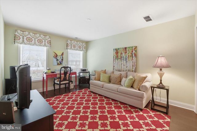 35 RITTENHOUSE CIR, Newtown, PA 18940