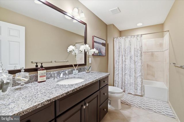 35 RITTENHOUSE CIR, Newtown, PA 18940