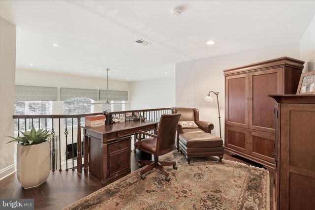 35 RITTENHOUSE CIR, Newtown, PA 18940