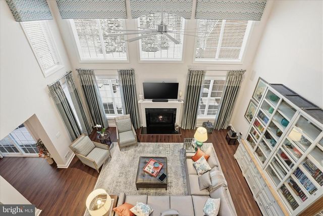 35 RITTENHOUSE CIR, Newtown, PA 18940