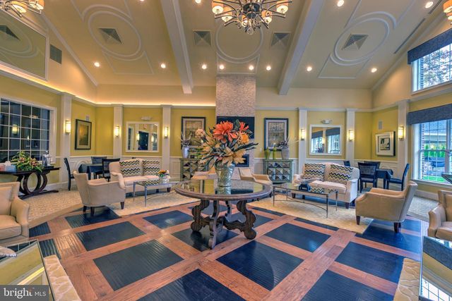 35 RITTENHOUSE CIR, Newtown, PA 18940