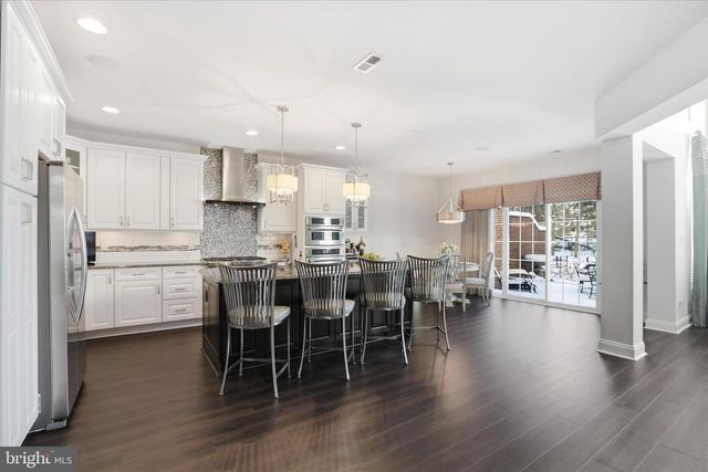 35 RITTENHOUSE CIR, Newtown, PA 18940