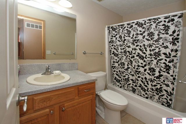 1840 Chloe Lane, Lincoln, NE 68512