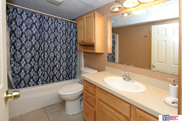 1840 Chloe Lane, Lincoln, NE 68512