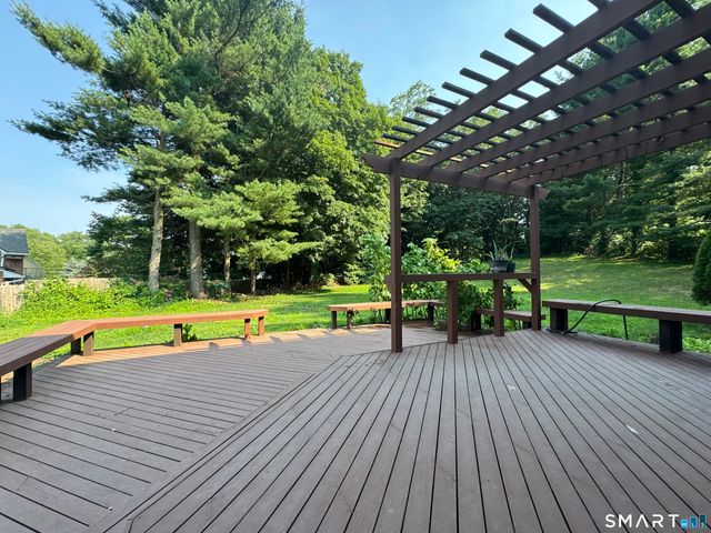 665 Quinnipiac Court, Cheshire, CT 06410
