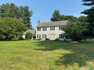 665 Quinnipiac Court, Cheshire, CT 06410