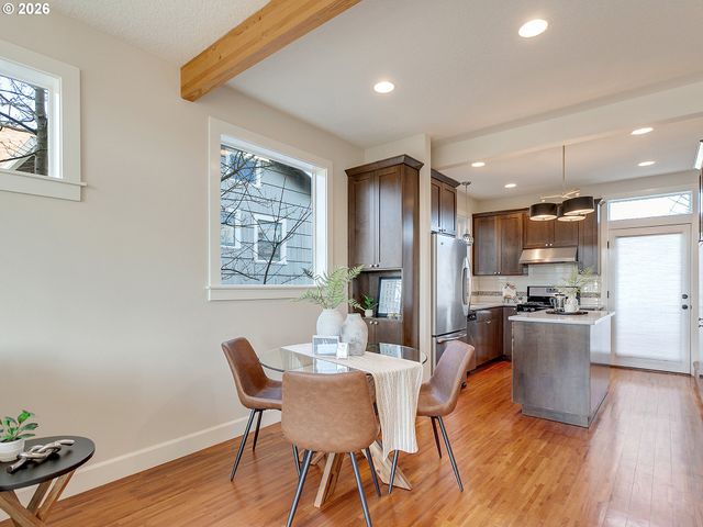 2216 Se 48TH Ave, Portland, OR 97215