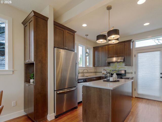 2216 Se 48TH Ave, Portland, OR 97215