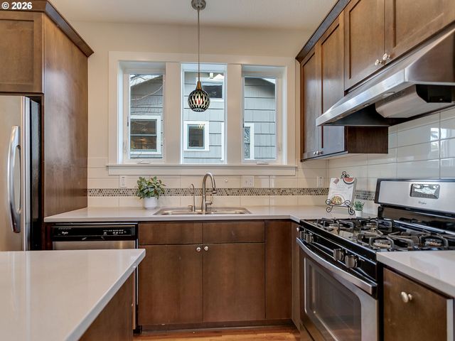 2216 Se 48TH Ave, Portland, OR 97215